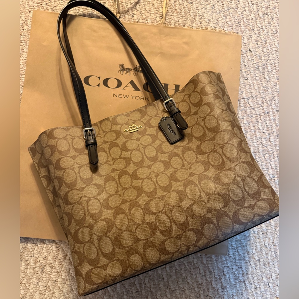 Coach MOLLIE TOTE BAG IN SIGNATURE CANVAS Khaki / Black like new. - Picture 3 of 16